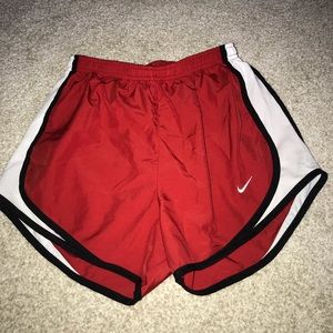 ❤️RED NIKE SHORTS IN PERFECT CONDITION ❤️